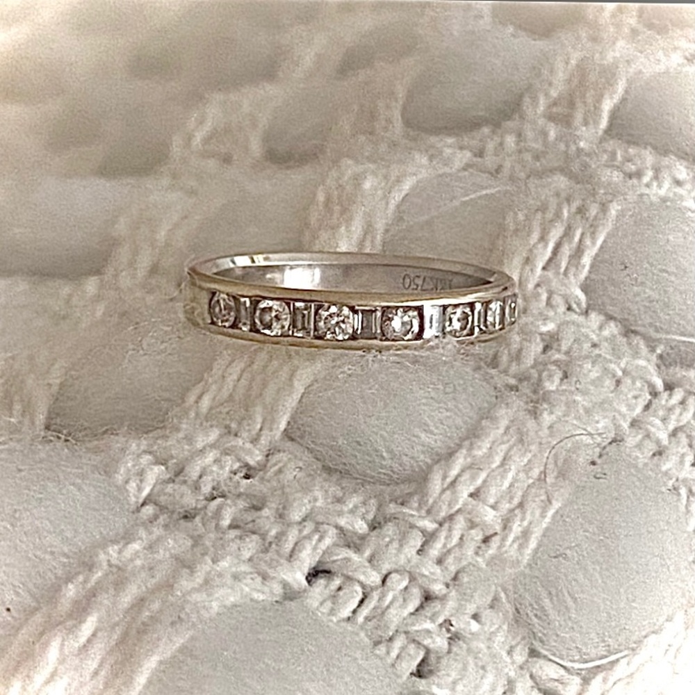 🪞 NEW 18k white gold authentic diamond band ring